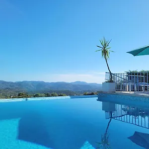 Maison d'hôtes Les Volets Bleus, Spéracèdes